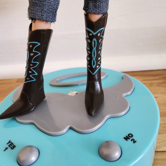 Bratz Talking Cloe - Picture 5 of 8